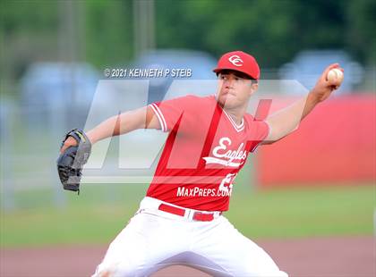 Thumbnail 1 in Central Catholic vs. Central Private (LHSAA 1A Regional Playoff) photogallery.