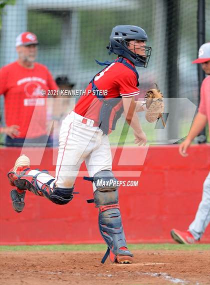Thumbnail 1 in Central Catholic vs. Central Private (LHSAA 1A Regional Playoff) photogallery.