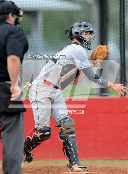 Thumbnail 1 in Central Catholic vs. Central Private (LHSAA 1A Regional Playoff) photogallery.