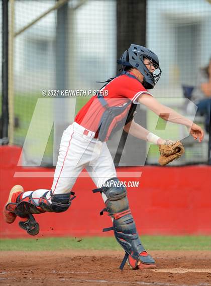 Thumbnail 1 in Central Catholic vs. Central Private (LHSAA 1A Regional Playoff) photogallery.