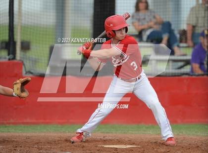Thumbnail 2 in Central Catholic vs. Central Private (LHSAA 1A Regional Playoff) photogallery.