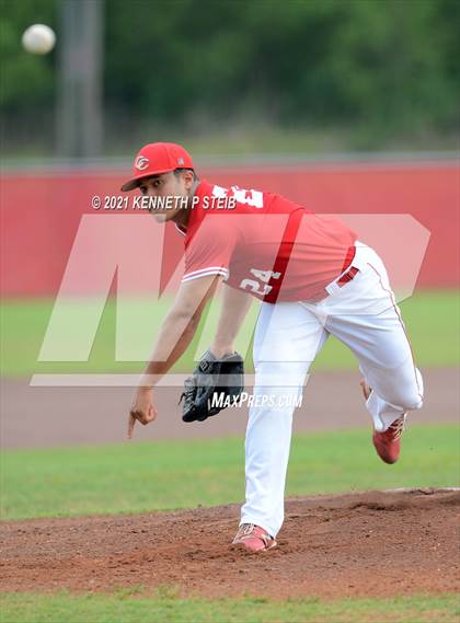 Thumbnail 2 in Central Catholic vs. Central Private (LHSAA 1A Regional Playoff) photogallery.