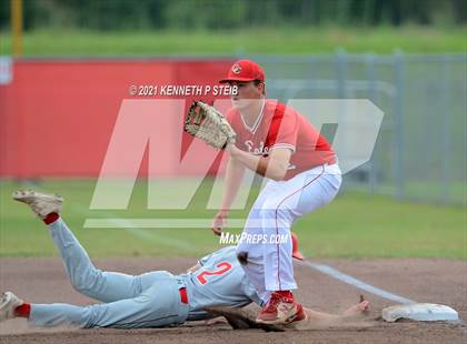 Thumbnail 1 in Central Catholic vs. Central Private (LHSAA 1A Regional Playoff) photogallery.