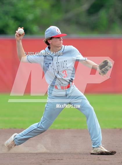 Thumbnail 1 in Central Catholic vs. Central Private (LHSAA 1A Regional Playoff) photogallery.