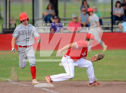 Thumbnail 2 in Central Catholic vs. Central Private (LHSAA 1A Regional Playoff) photogallery.