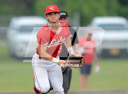 Thumbnail 3 in Central Catholic vs. Central Private (LHSAA 1A Regional Playoff) photogallery.
