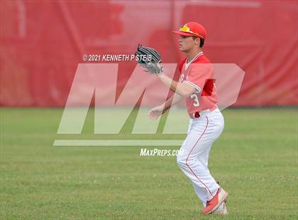 Thumbnail 3 in Central Catholic vs. Central Private (LHSAA 1A Regional Playoff) photogallery.