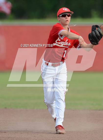 Thumbnail 1 in Central Catholic vs. Central Private (LHSAA 1A Regional Playoff) photogallery.