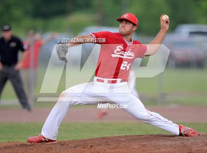 Thumbnail 1 in Central Catholic vs. Central Private (LHSAA 1A Regional Playoff) photogallery.