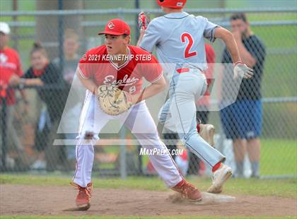 Thumbnail 2 in Central Catholic vs. Central Private (LHSAA 1A Regional Playoff) photogallery.
