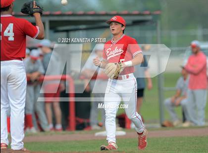 Thumbnail 1 in Central Catholic vs. Central Private (LHSAA 1A Regional Playoff) photogallery.