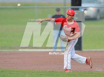 Thumbnail 1 in Central Catholic vs. Central Private (LHSAA 1A Regional Playoff) photogallery.