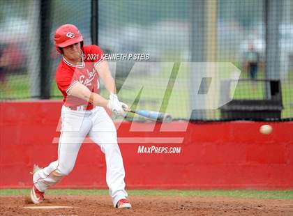Thumbnail 2 in Central Catholic vs. Central Private (LHSAA 1A Regional Playoff) photogallery.