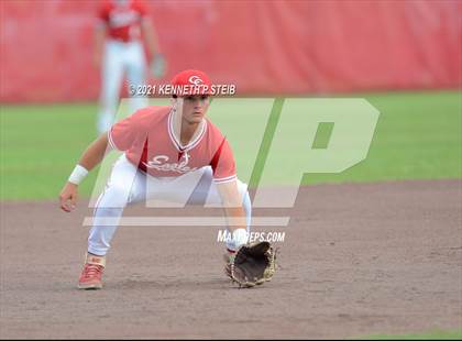 Thumbnail 3 in Central Catholic vs. Central Private (LHSAA 1A Regional Playoff) photogallery.