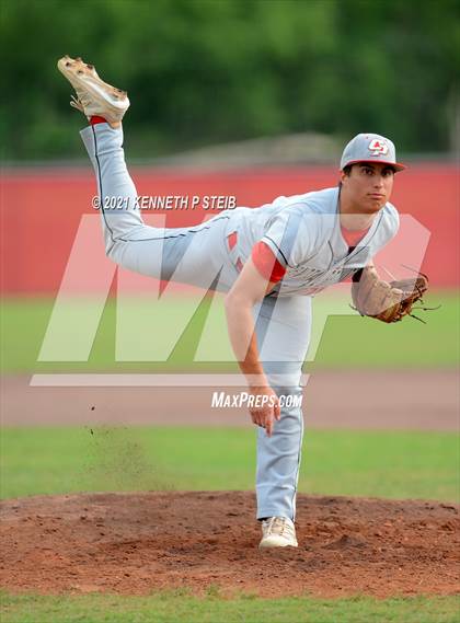 Thumbnail 2 in Central Catholic vs. Central Private (LHSAA 1A Regional Playoff) photogallery.
