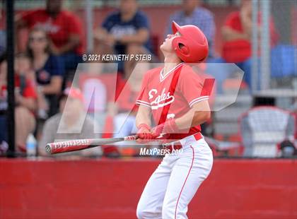 Thumbnail 3 in Central Catholic vs. Central Private (LHSAA 1A Regional Playoff) photogallery.