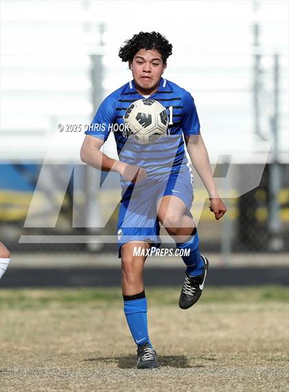 Thumbnail 2 in Tanque Verde vs Desert Christian (Ismael Arce Memorial Cup) photogallery.