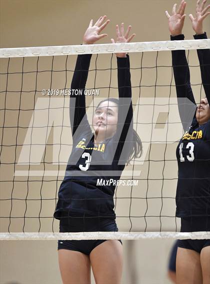 Thumbnail 1 in Canyon @ Valencia photogallery.