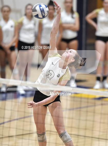 Thumbnail 2 in Canyon @ Valencia photogallery.