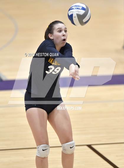 Thumbnail 2 in Canyon @ Valencia photogallery.