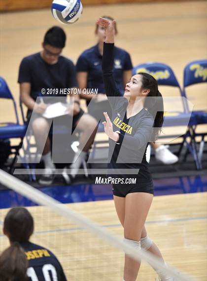 Thumbnail 2 in Canyon @ Valencia photogallery.