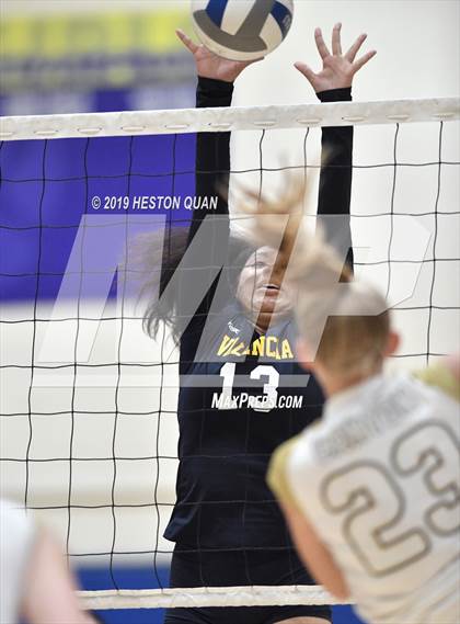 Thumbnail 2 in Canyon @ Valencia photogallery.