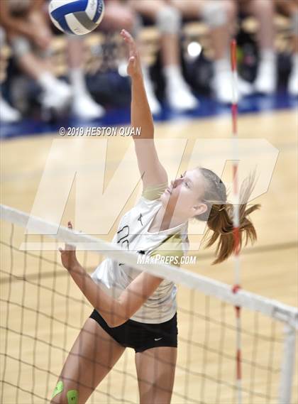 Thumbnail 2 in Canyon @ Valencia photogallery.