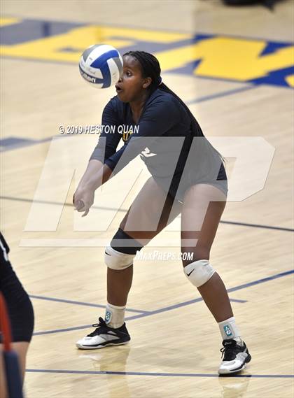 Thumbnail 1 in Canyon @ Valencia photogallery.