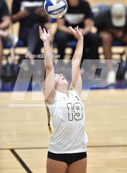 Thumbnail 2 in Canyon @ Valencia photogallery.