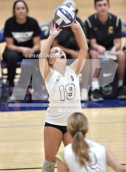 Thumbnail 2 in Canyon @ Valencia photogallery.