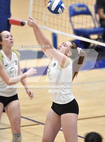 Thumbnail 2 in Canyon @ Valencia photogallery.