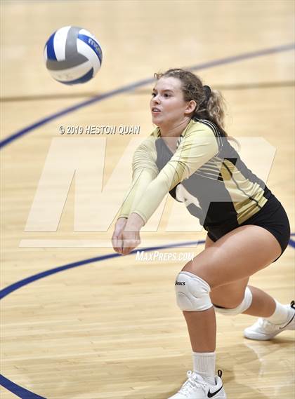 Thumbnail 1 in Canyon @ Valencia photogallery.