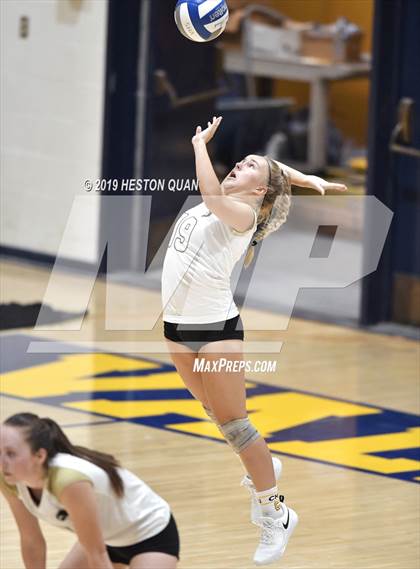 Thumbnail 1 in Canyon @ Valencia photogallery.