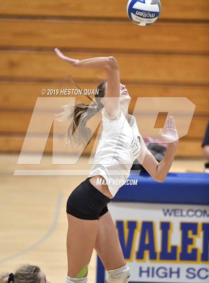 Thumbnail 1 in Canyon @ Valencia photogallery.