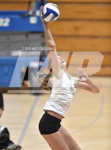 Thumbnail 1 in Canyon @ Valencia photogallery.