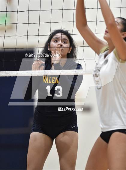 Thumbnail 3 in Canyon @ Valencia photogallery.