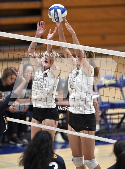 Thumbnail 3 in Canyon @ Valencia photogallery.