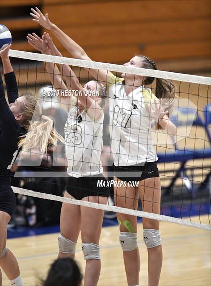 Thumbnail 1 in Canyon @ Valencia photogallery.