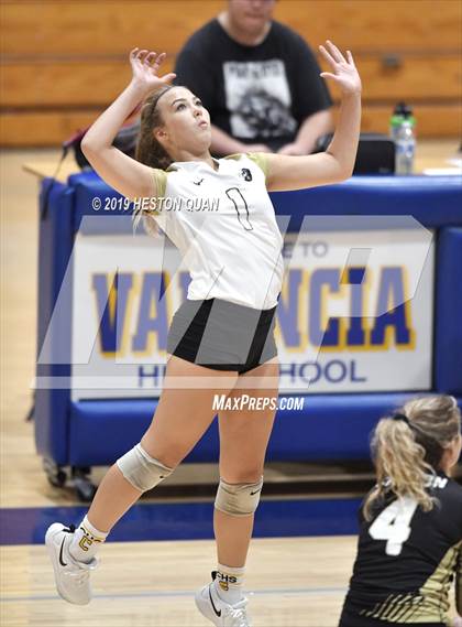 Thumbnail 2 in Canyon @ Valencia photogallery.