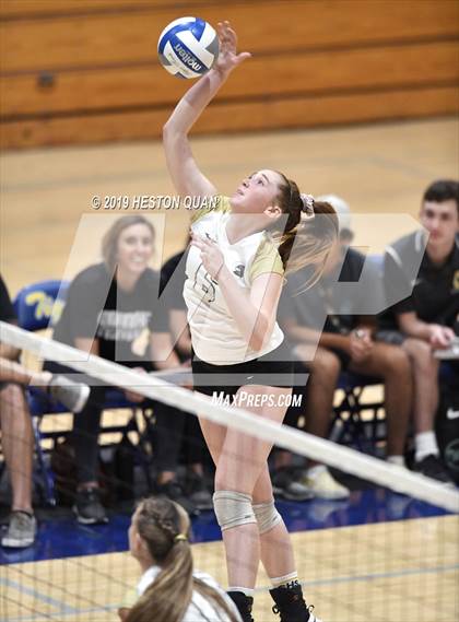 Thumbnail 1 in Canyon @ Valencia photogallery.