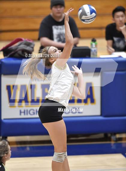 Thumbnail 2 in Canyon @ Valencia photogallery.