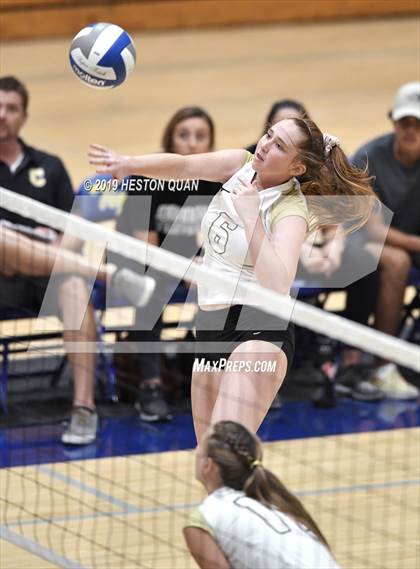 Thumbnail 1 in Canyon @ Valencia photogallery.