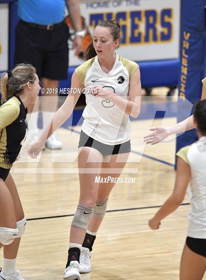 Thumbnail 3 in Canyon @ Valencia photogallery.