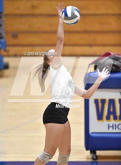 Thumbnail 3 in Canyon @ Valencia photogallery.