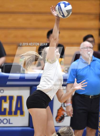 Thumbnail 2 in Canyon @ Valencia photogallery.