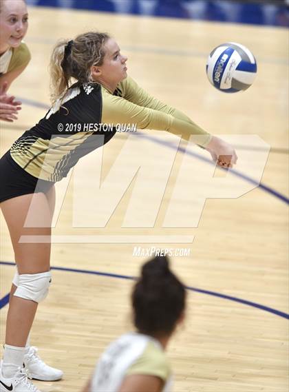 Thumbnail 2 in Canyon @ Valencia photogallery.