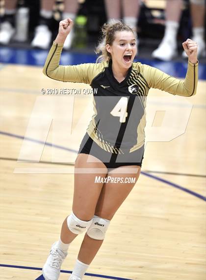 Thumbnail 1 in Canyon @ Valencia photogallery.