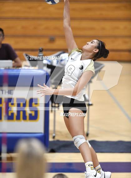 Thumbnail 1 in Canyon @ Valencia photogallery.