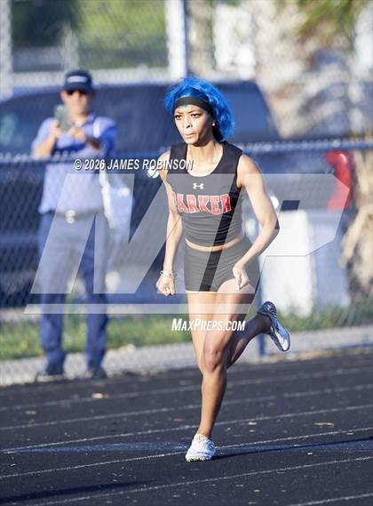 Thumbnail 2 in Stanton Invitational (400m) photogallery.