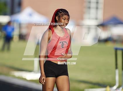 Thumbnail 1 in Stanton Invitational (400m) photogallery.